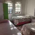 Loopy Lodge Hotel *